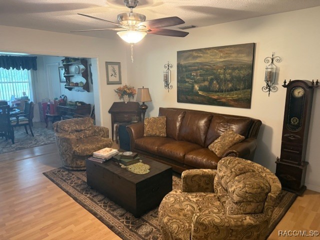 818 N Country Club Drive, Crystal River, New York image 13