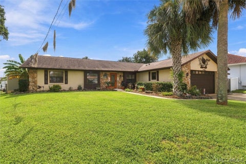 Homes For Sale - 9150 W Harbor Isle Court<br/> Crystal River, FL 34429