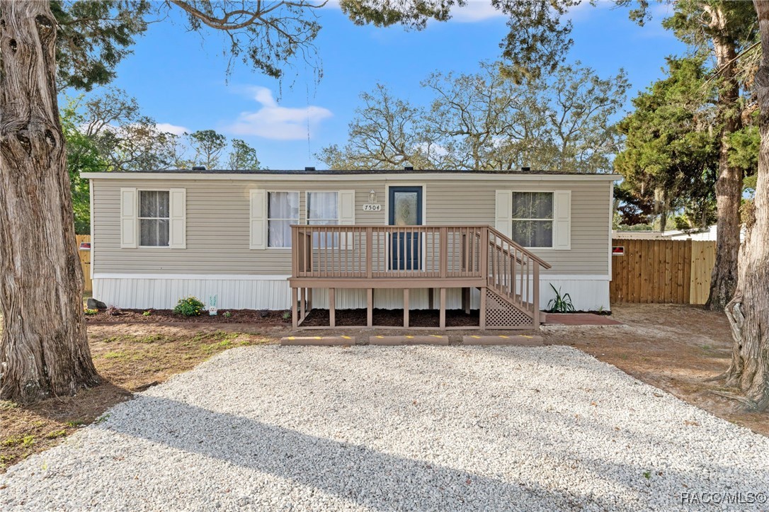7504 Sealawn Drive, Spring Hill, Florida image 2