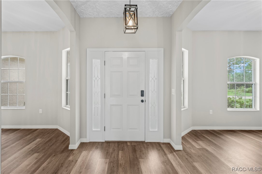 7620 N Cricket Drive