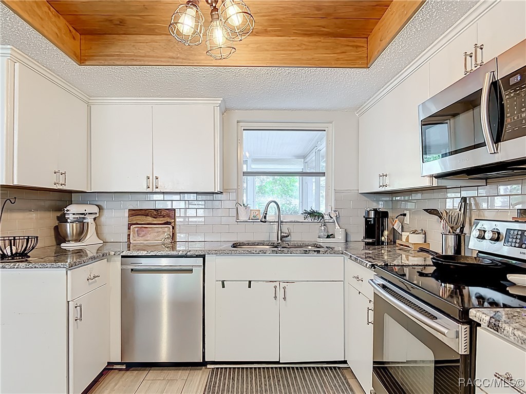 825 N Hollywood Circle, Crystal River, New York image 22
