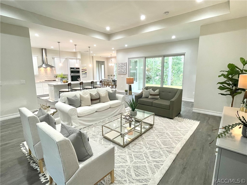 2324 W Aleuts Drive