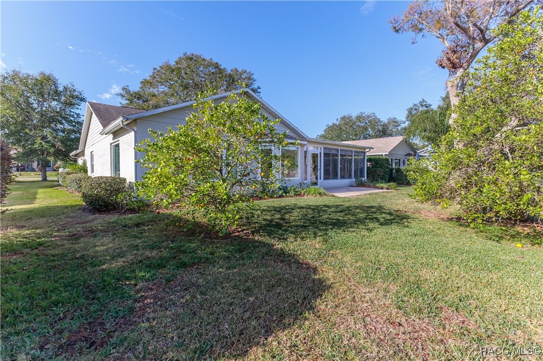 8111 Sugarbush Drive, Spring Hill, Florida image 44