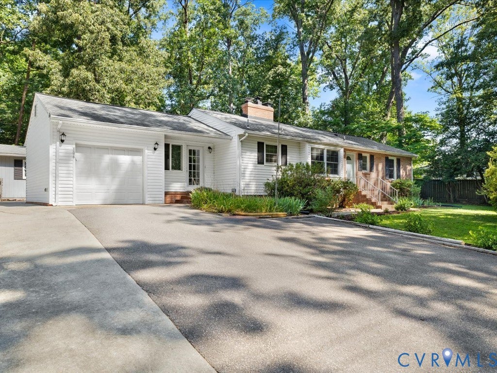 106 Oakridge Avenue