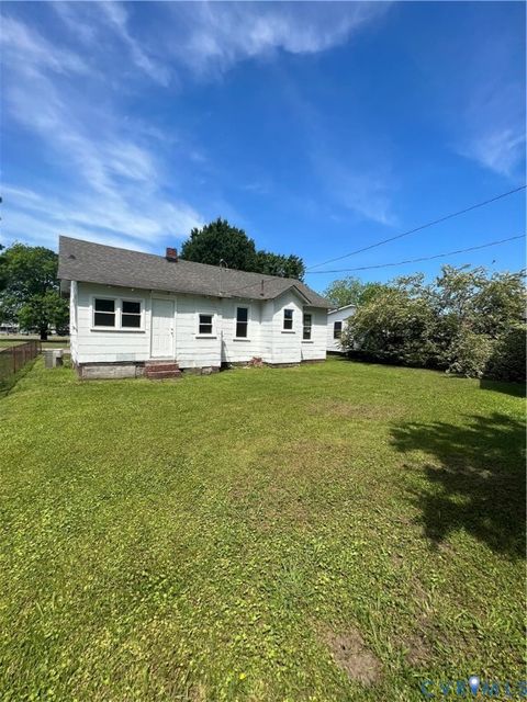 Tiny photo for 305 N 5th Avenue, Hopewell, VA 23860 (MLS # 2612852)