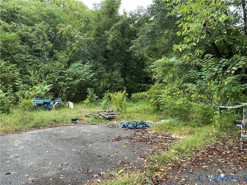 Photo of 613 E Cameron Street, Petersburg, VA 23803 (MLS # 2526749)