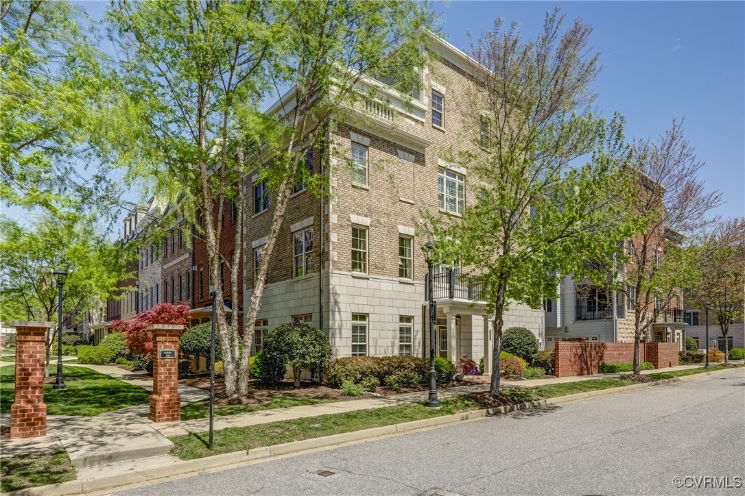 3801 Duckling Walk
