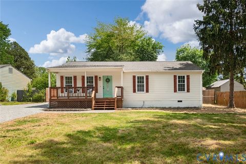 Photo of 8707 Huntingcreek Circle, North Chesterfield, VA 23237 (MLS # 2602182)