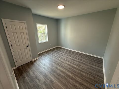Tiny photo for 910 Rome Street, Petersburg, VA 23803 (MLS # 2610706)