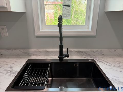 Tiny photo for 910 Rome Street, Petersburg, VA 23803 (MLS # 2610706)