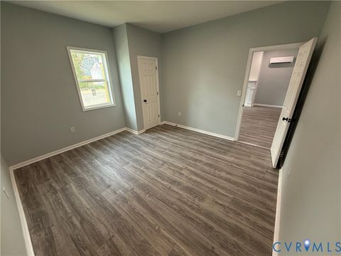 Tiny photo for 910 Rome Street, Petersburg, VA 23803 (MLS # 2610706)