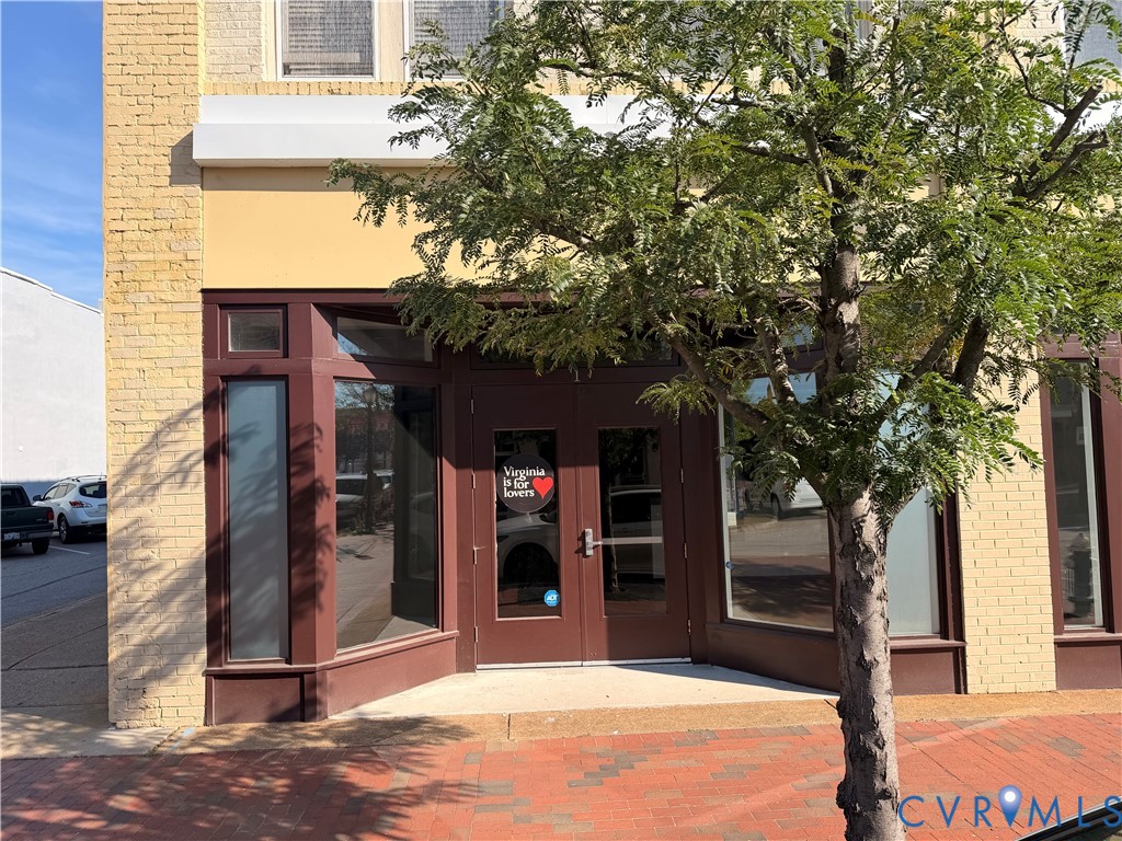 Photo 1 of 8 — 245 E Broadway, Hopewell, VA 23860