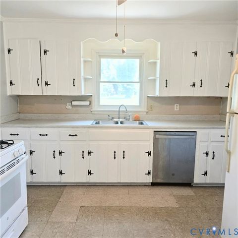 Tiny photo for 1529 1st Street, Victoria, VA 23974 (MLS # 2618243)