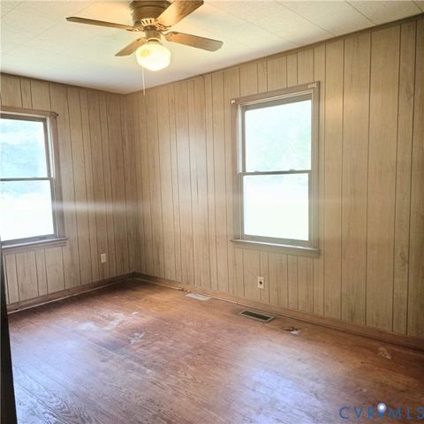 Tiny photo for 1529 1st Street, Victoria, VA 23974 (MLS # 2618243)