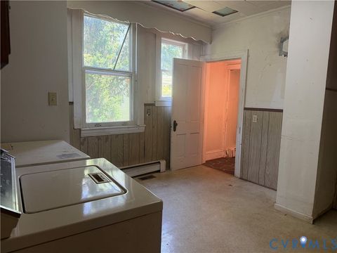 Tiny photo for 1410 10th Street, Victoria, VA 23974 (MLS # 2612975)
