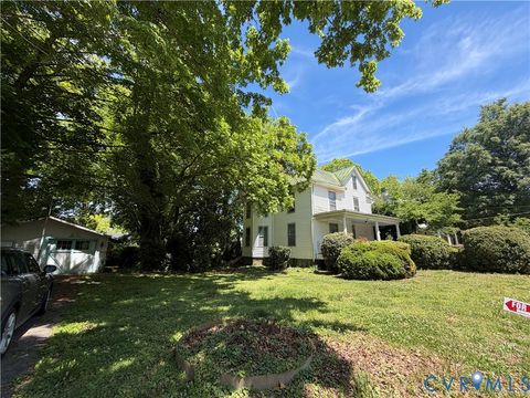 Tiny photo for 1410 10th Street, Victoria, VA 23974 (MLS # 2612975)
