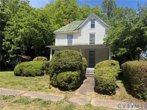 Tiny photo for 1410 10th Street, Victoria, VA 23974 (MLS # 2612975)