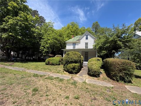 Tiny photo for 1410 10th Street, Victoria, VA 23974 (MLS # 2612975)
