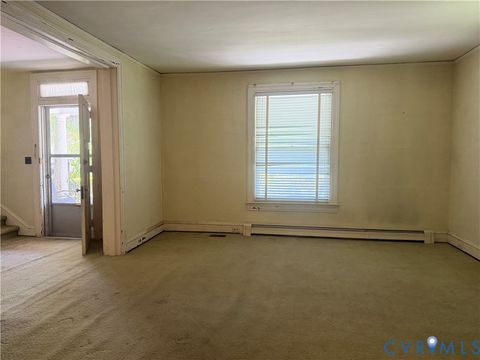 Tiny photo for 1410 10th Street, Victoria, VA 23974 (MLS # 2612975)