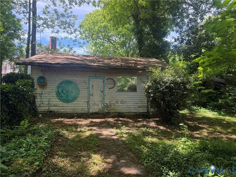 Tiny photo for 1410 10th Street, Victoria, VA 23974 (MLS # 2612975)