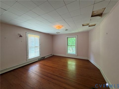 Tiny photo for 1410 10th Street, Victoria, VA 23974 (MLS # 2612975)