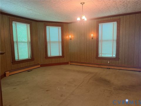 Tiny photo for 1410 10th Street, Victoria, VA 23974 (MLS # 2612975)