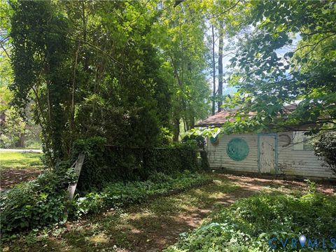 Tiny photo for 1410 10th Street, Victoria, VA 23974 (MLS # 2612975)