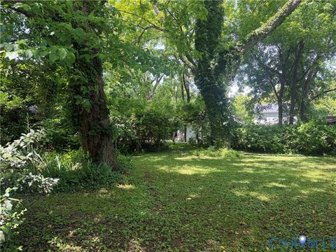 Tiny photo for 1410 10th Street, Victoria, VA 23974 (MLS # 2612975)