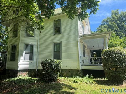 Tiny photo for 1410 10th Street, Victoria, VA 23974 (MLS # 2612975)