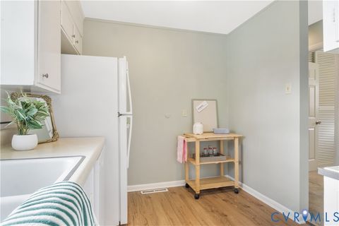 Tiny photo for 6 Dimmock Avenue, Newport News, VA 23601 (MLS # 2532204)