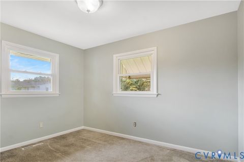 Tiny photo for 6 Dimmock Avenue, Newport News, VA 23601 (MLS # 2532204)