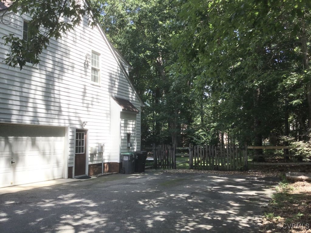 15000 Fox Branch Lane