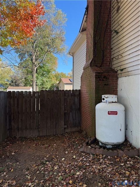 Tiny photo for 8 English Oak Circle, Fredericksburg, VA 22408 (MLS # 2529931)