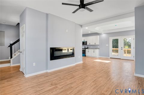 Photo of 425 BYRNE Street, Petersburg, VA 23803 (MLS # 2602028)