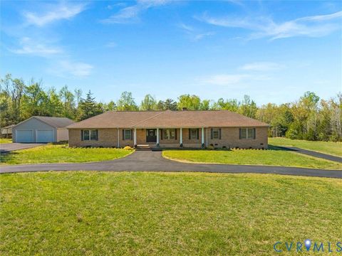 Photo of 218 Landing Road, Farmville, VA 23901 (MLS # 2609612)