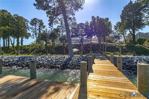 Tiny photo for 560 Eubank Landing Road Rd, Topping, VA 23169 (MLS # 2529009)