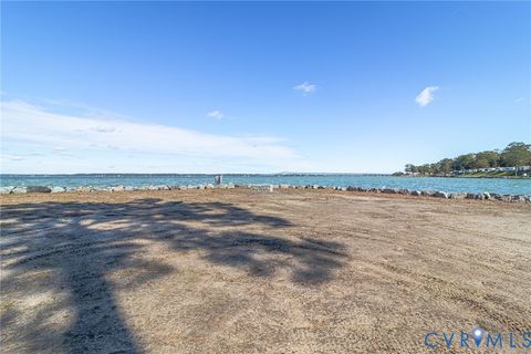 Tiny photo for 560 Eubank Landing Road Rd, Topping, VA 23169 (MLS # 2529009)