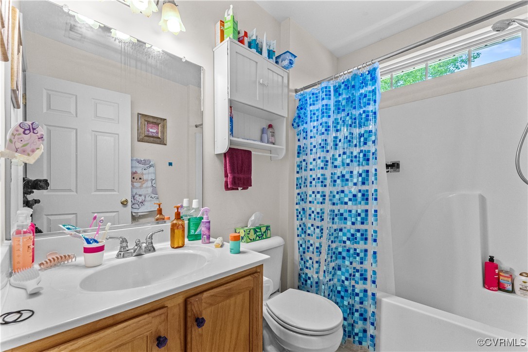 Glen Allen, Virginia 23060, United States, 3 Bedrooms Bedrooms, ,3 BathroomsBathrooms,Residential,Pending,118548