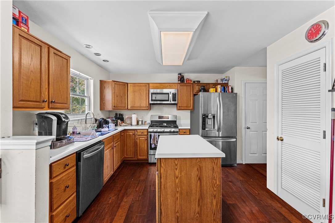 Glen Allen, Virginia 23060, United States, 3 Bedrooms Bedrooms, ,3 BathroomsBathrooms,Residential,Pending,118548