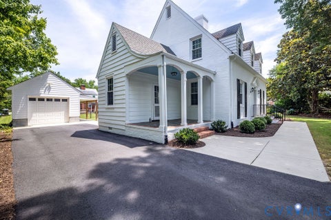 Tiny photo for 504 Fifth Street, Blackstone, VA 23824 (MLS # 2616547)