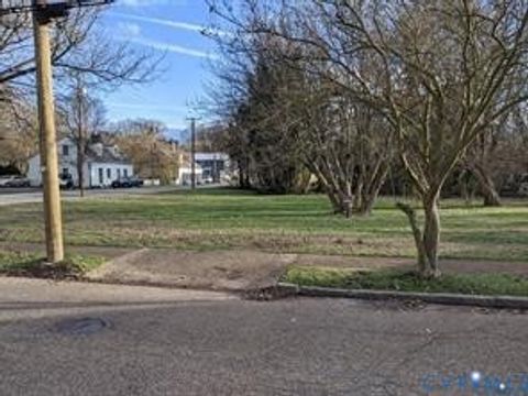 Tiny photo for 502 Grove Avenue, Petersburg, VA 23803 (MLS # 2613268)