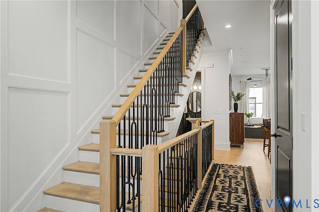 453 W 7th Street