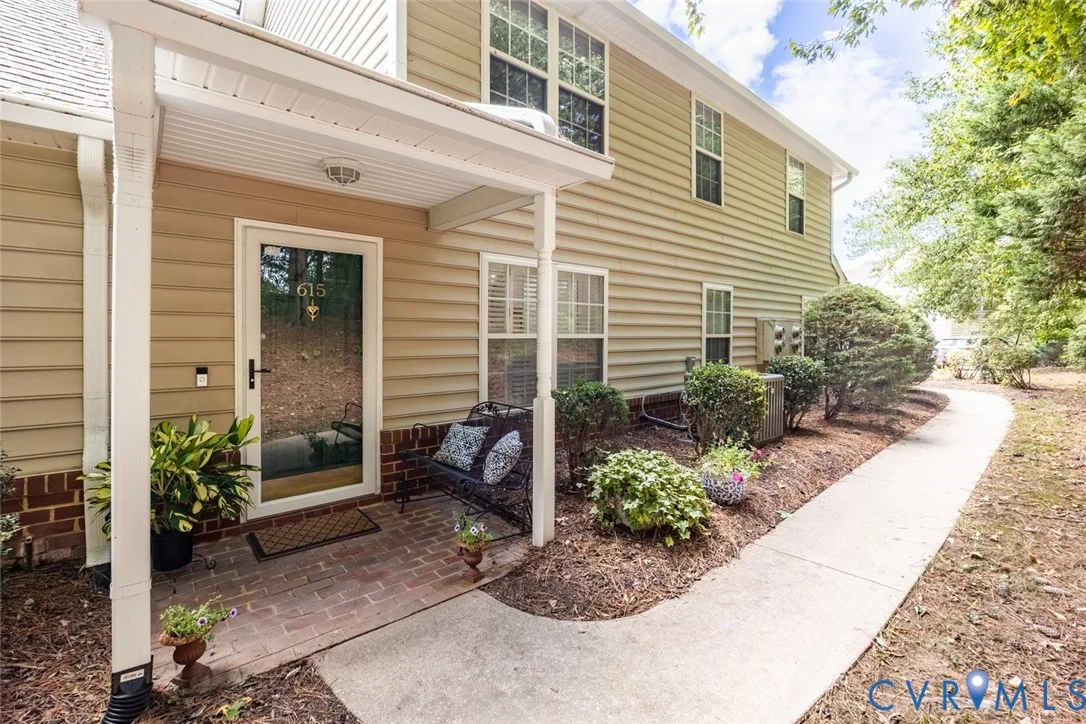 615 Bellerive Court