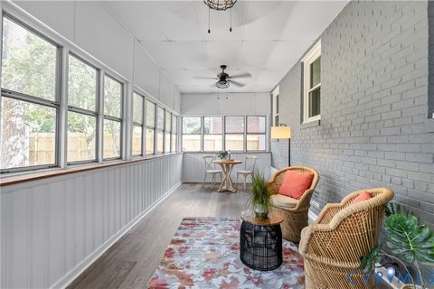 Tiny photo for 4820 Monument Avenue, Richmond, VA 23230 (MLS # 2523850)