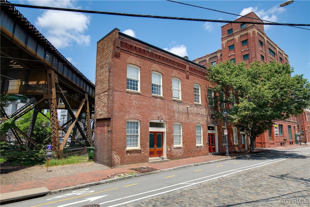 16 S 17th Street