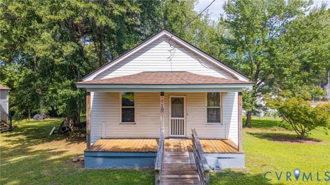 Tiny photo for 1418 12th Street, Victoria, VA 23974 (MLS # 2625153)