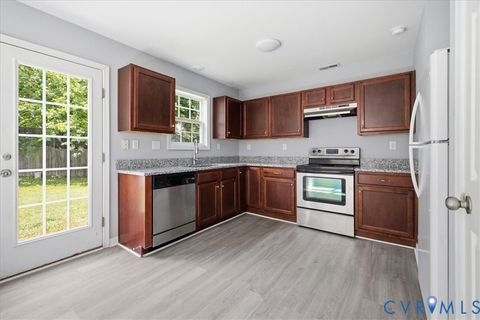Tiny photo for 410 Orange Avenue, Colonial Heights, VA 23834 (MLS # 2616315)