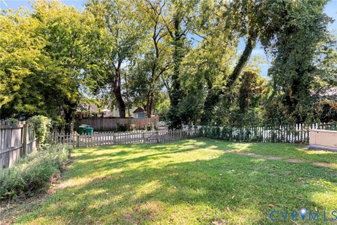 Tiny photo for 615 N 23rd Street, Richmond, VA 23223 (MLS # 2625323)