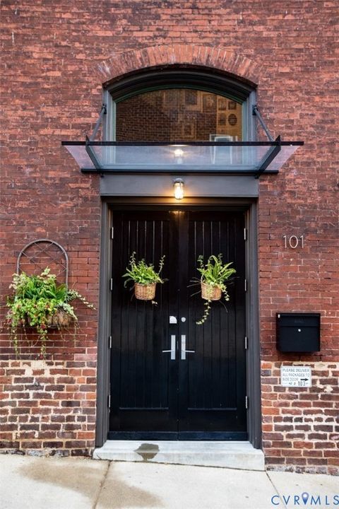 235 N Main Farmville VA 23901