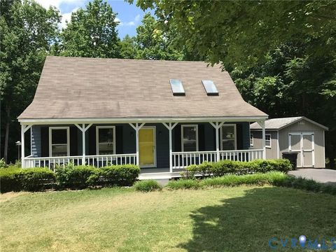 Photo of 7018 Whistlers Cove Drive, Chesterfield, VA 23112 (MLS # 2533455)